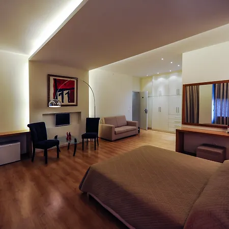Kleopatra Hotel Messíni
