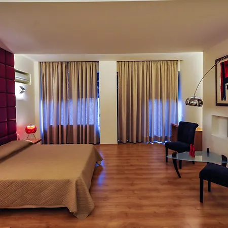 Kleopatra Hotel Messíni