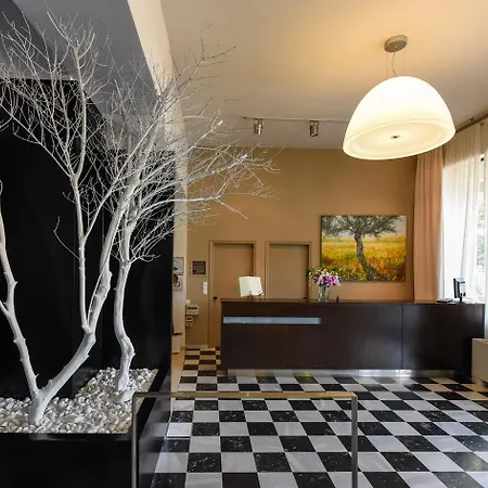 Kleopatra Hotel Messíni