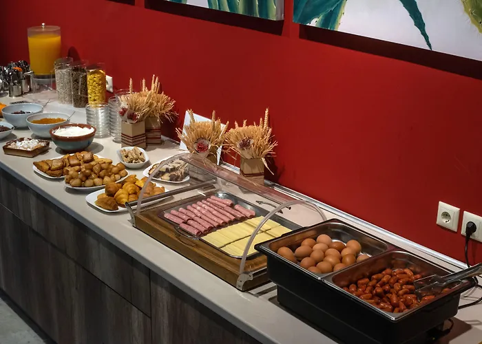 克利奥佩特拉酒店 3* Messíni