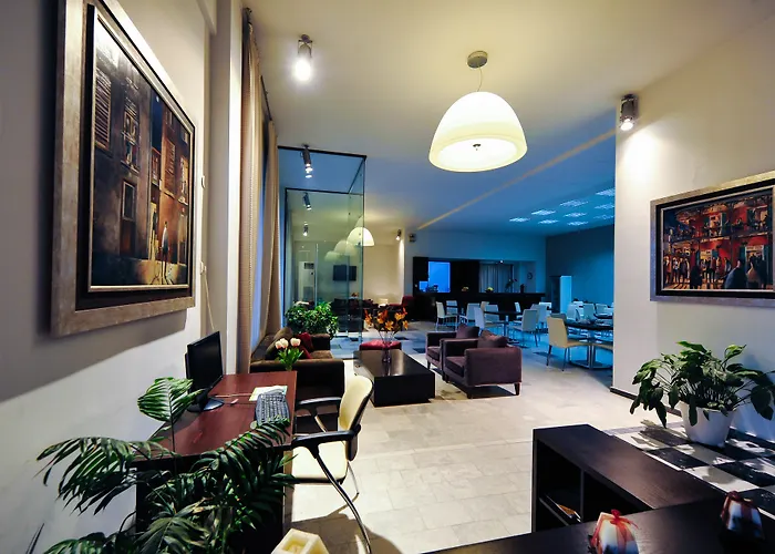 克利奥佩特拉酒店 3* Messíni